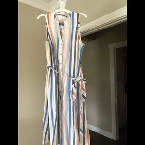 Sleeveless button down dress, size medium